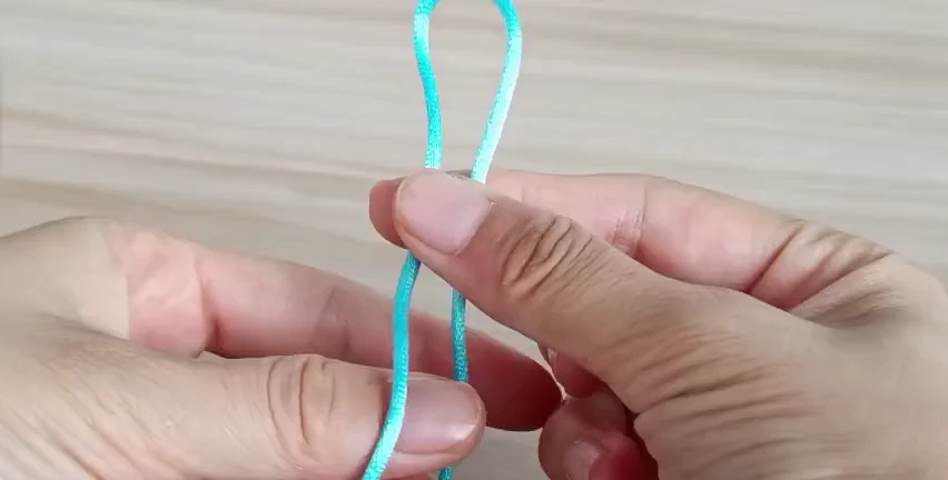 Step 1: Separate the two ends — 双联结