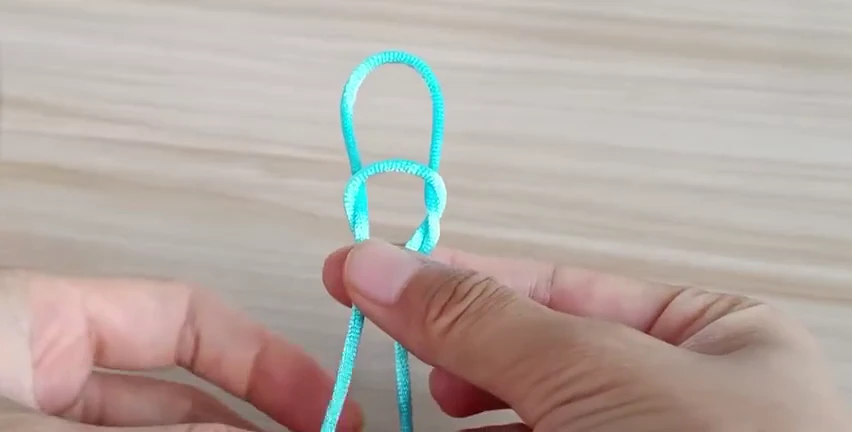 Step 2: Keep the first wrap open — 双联结