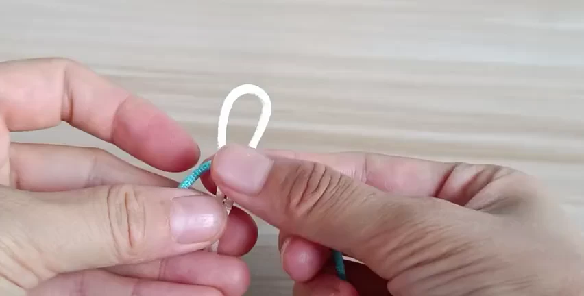 Step 1: Keep the white core together — 双向平结