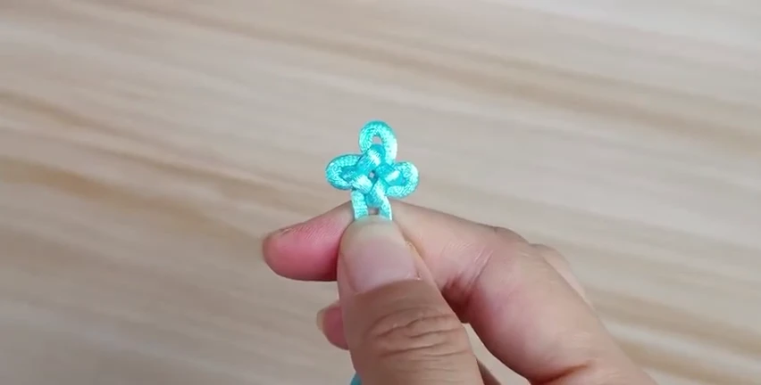 Three-Loop Clover Knot demonstrated with real cord